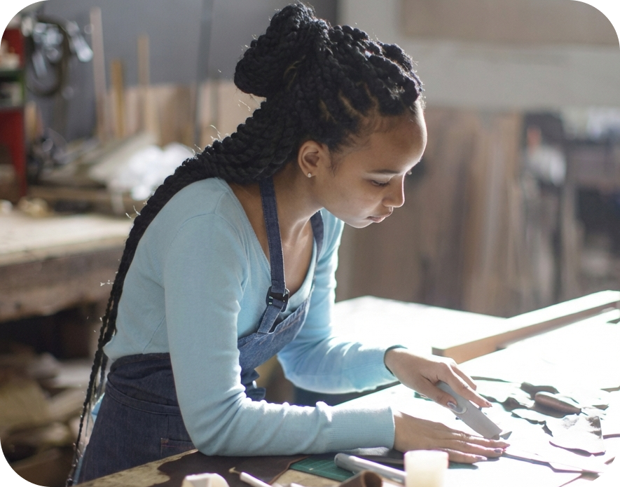 Freelancer sending payment links to clients worldwide